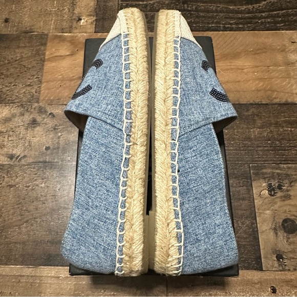 CHANEL Blue and Ivory Espadrilles with Iconic CC Sequin Logo - Picture 2 of 12